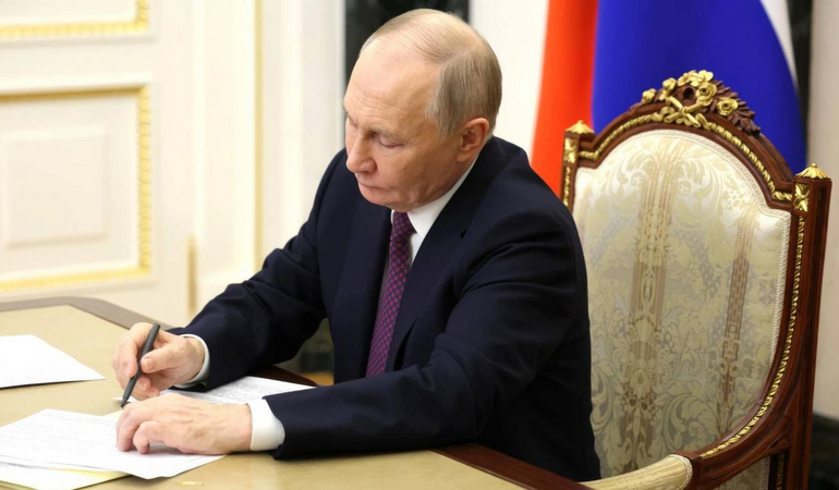 Путин: застройщики должны вовремя выдавать ключи от купленных квартир